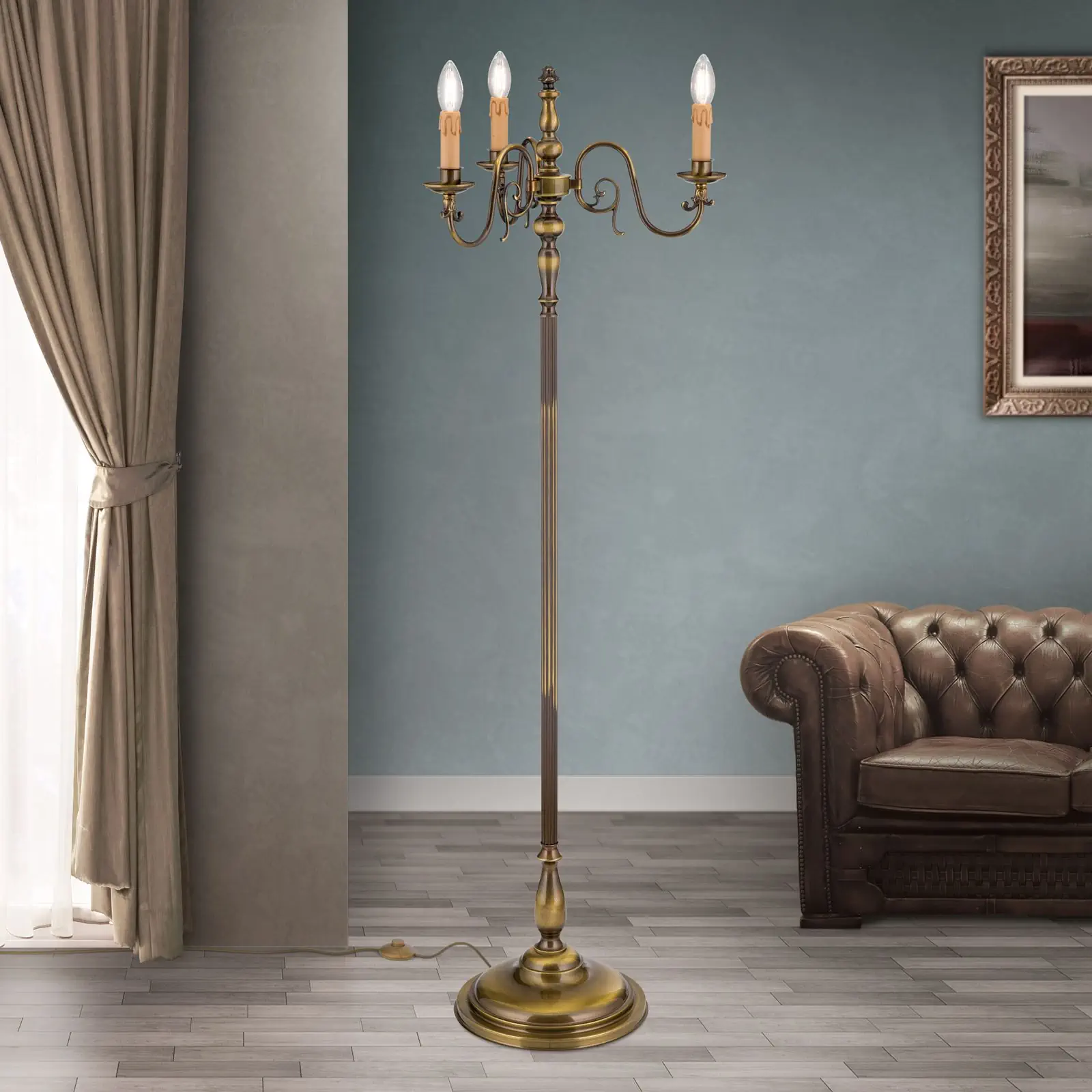 Stilizovana podna lampa FLÄMISCH, 3 držača sijalica, završna obrada u antiknom mesingu - 2