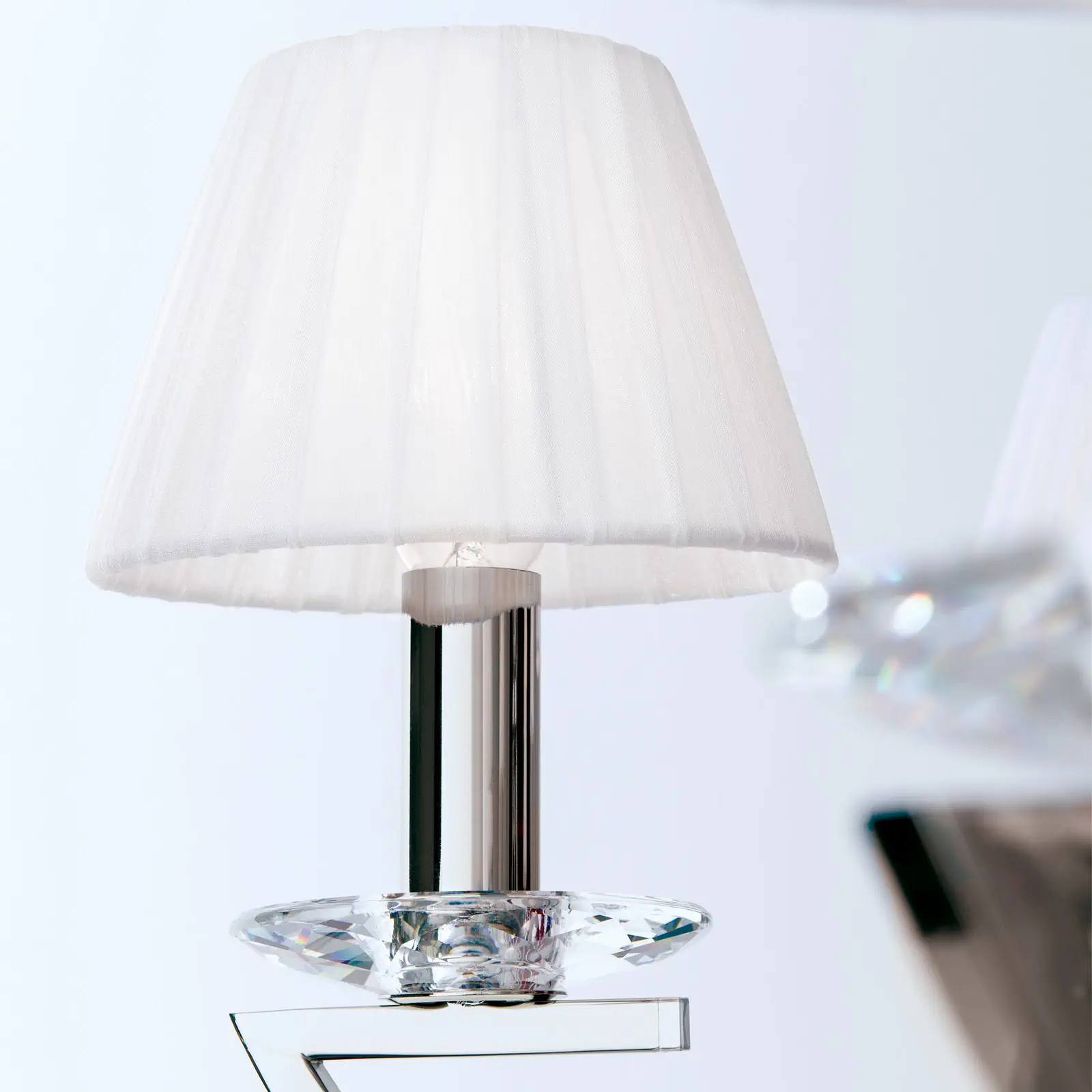 Podna lampa AVALA, 4 izvora svetla, nikl sa belim abažurima - 8