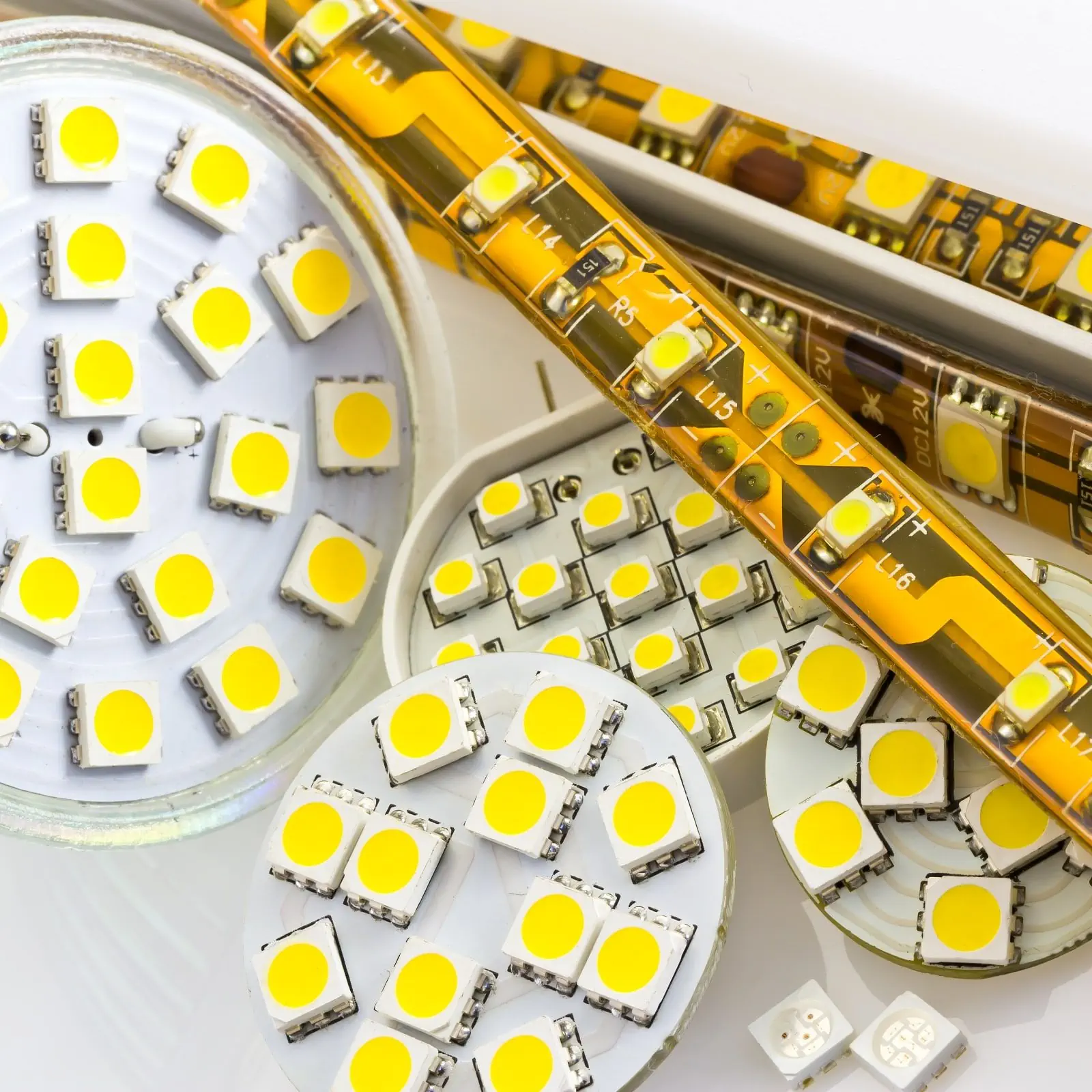 Ploča sa štampanim provodnicima 10m 10W SMD(50 komada) 500x6mm traka 3000K 1111Lm