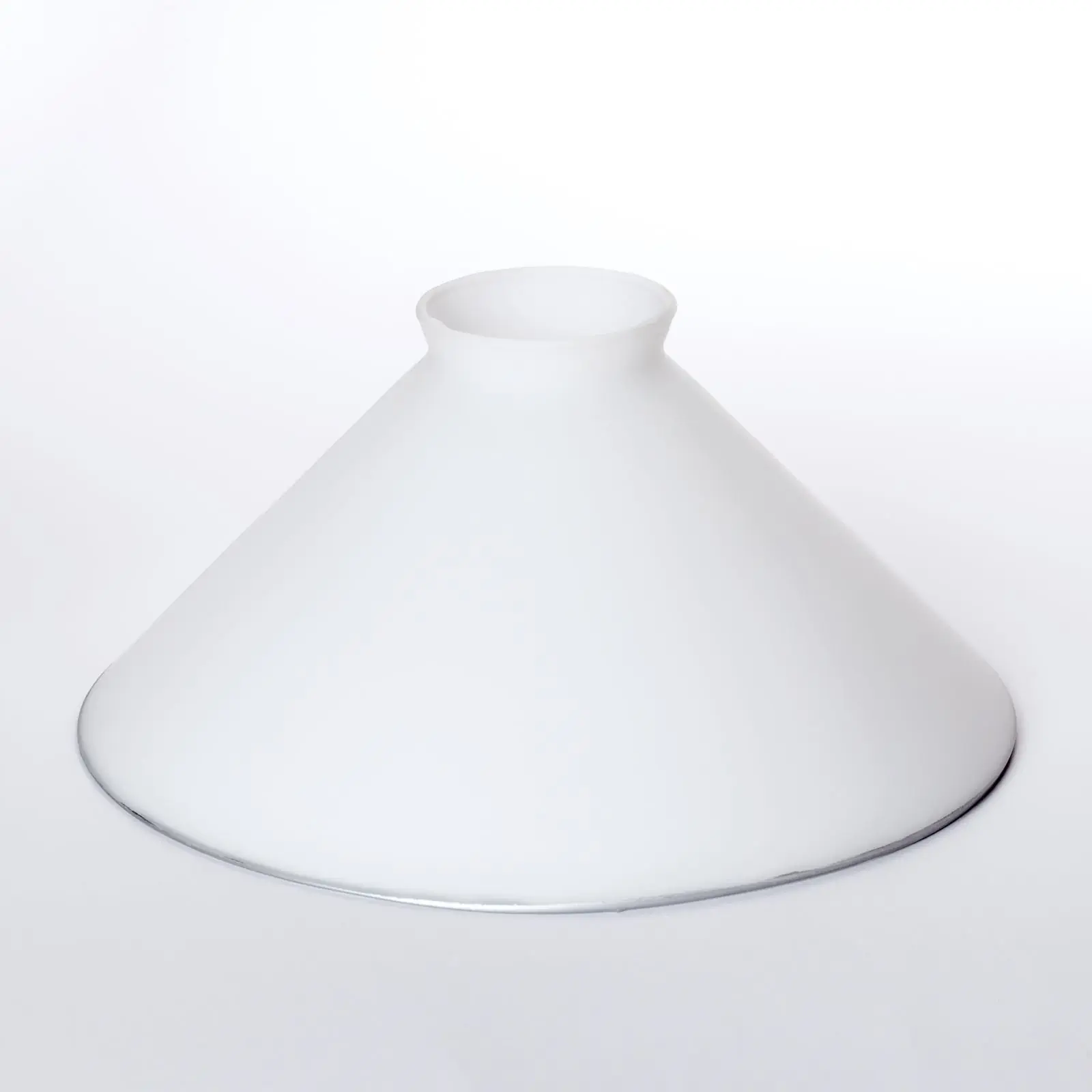 Stakleni abažur LANDHAUS 435, Ø 200 mm, opal mat sa srebrnim prstenom