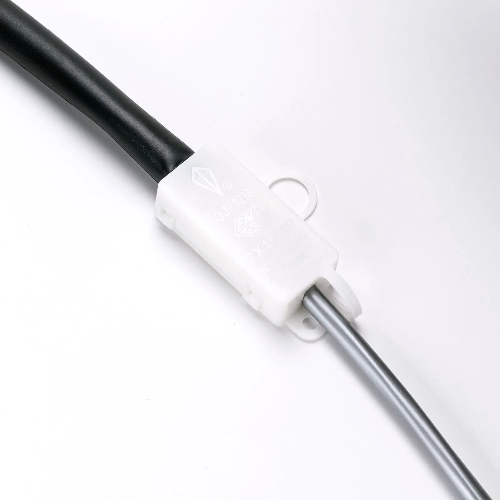 Razvodna kutija sa cevčicom OJ-3218, 2-polna - 2